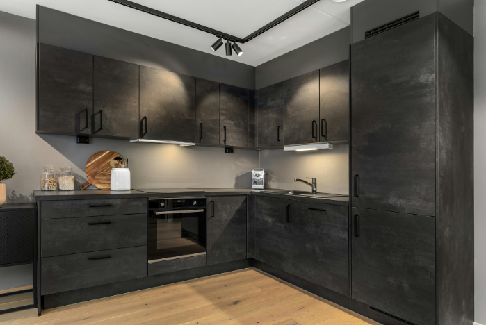Backsplash & Pencahayaan LED